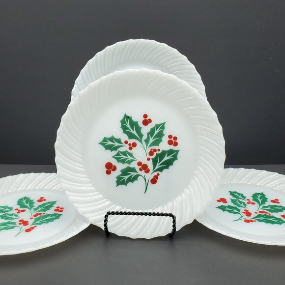 Termocrisa Holly Berry White Milk Glass Christmas Luncheon Salad Plates 8.75" - Picture 1 of 5